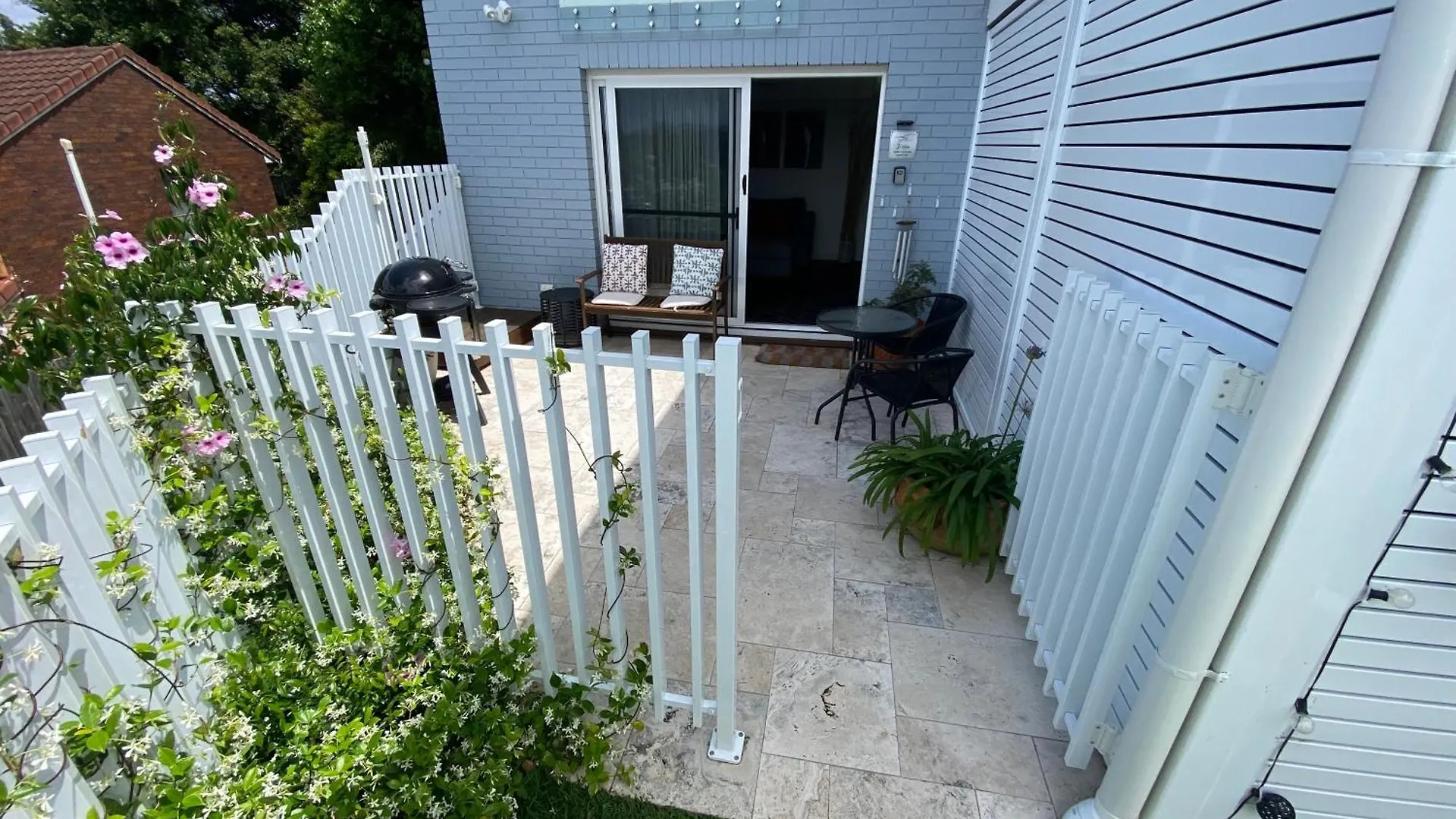 3 Waters Guest Accommodation Gold Coast Bed and breakfast